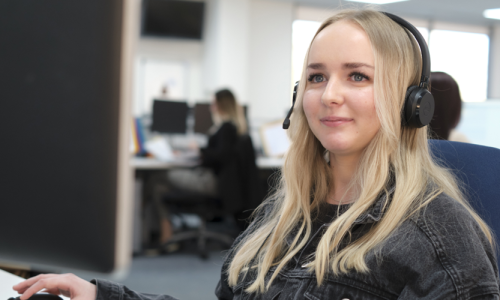 cropped helpdesk